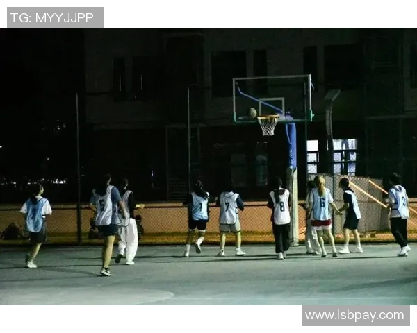 十篮球的魅力与挑战探索篮球运动的无限可能与未来发展方向 十篮球的魅力与挑战探索篮球运动的无限可能与未来发展方向