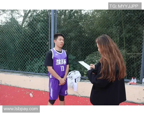 在篮球比赛中我领悟到团队合作与坚持不懈的重要性